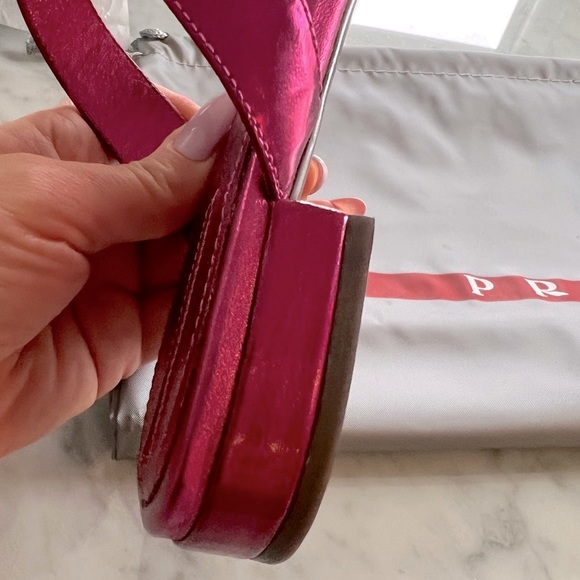 🔥authentic  Prada sport T- strap pink metallic sandals - Picture 8 of 14
